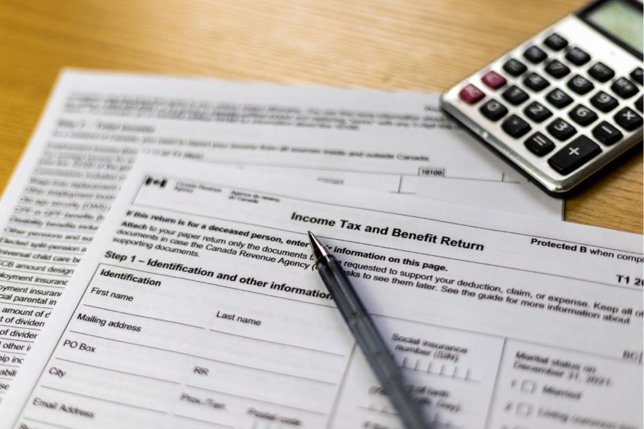 Calculating tax implications of divorce and spousal support in Mississauga, Ontario.